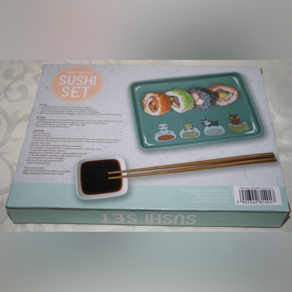 NWOT Kawaii Cat Sushi Serving Set Includes Plate, Sauce Dish, Chopsticks - Picture 2 of 2